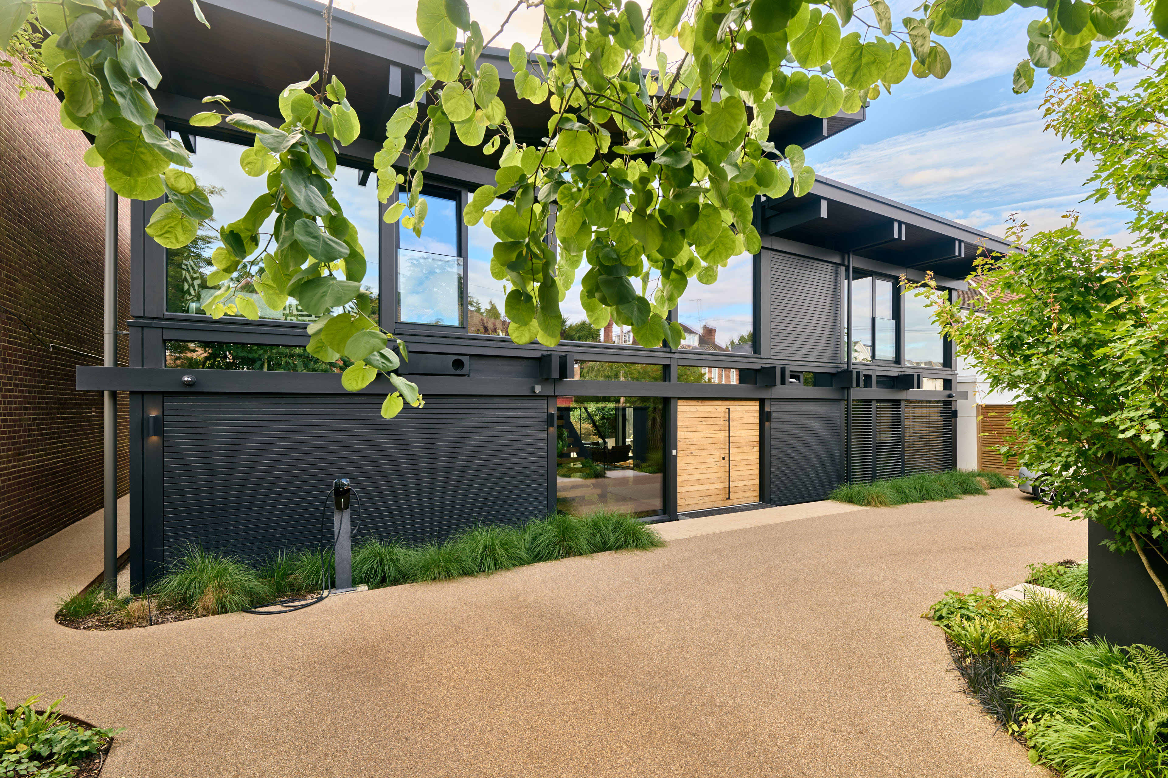 Innovatives HUF Haus mit hochwertiger Architektur Moderne Architektur eines HUF Hauses mit gepflegter Umgebung