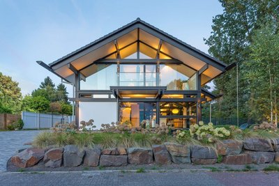 HUF Haus ART 3 – Stilvolles Familienhaus Moderne Architektur mit stilvollem Interieur und Accessoires.